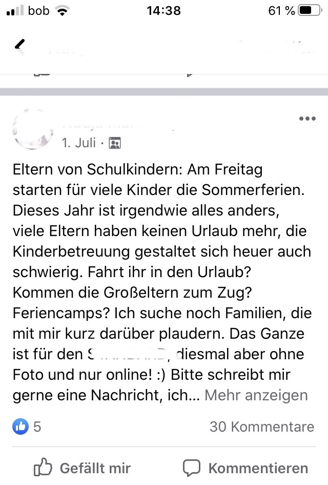 Eine Journalistin such auf Facebook nach InterviewpartnerInnen.